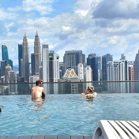 Regalia Suites Klcc View Rooftop Infinity Pool By Angkasa Homes Kuala Lumpur Exterior photo