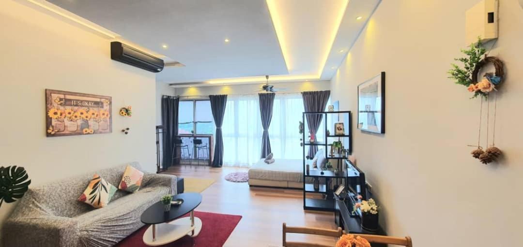 Regalia Suites Klcc View Rooftop Infinity Pool By Angkasa Homes Kuala Lumpur Exterior photo